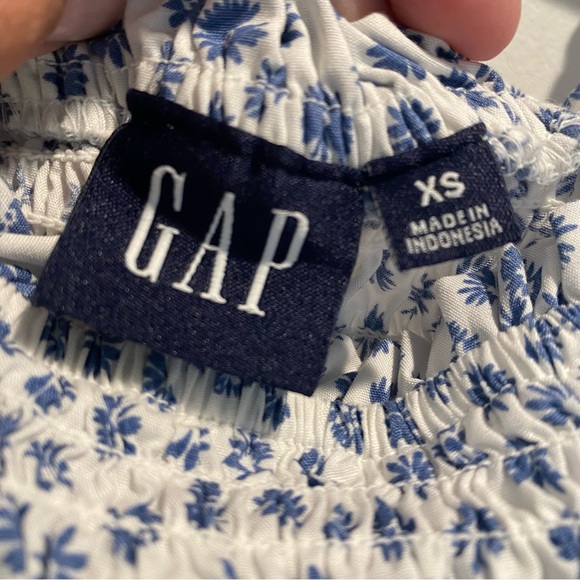 GAP Smocked Top - Picture 2 of 4